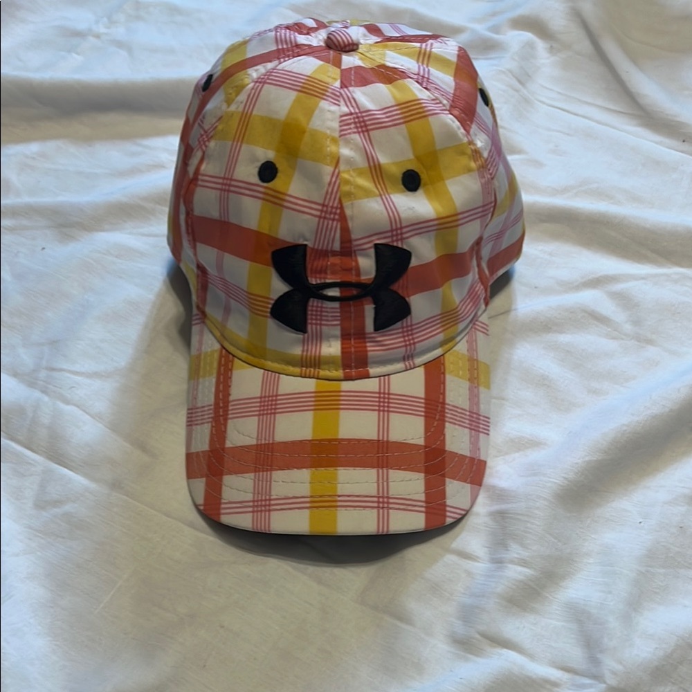 Under Armour, heat gear embroidery logo, baseball hat sz L/XL. Great cond